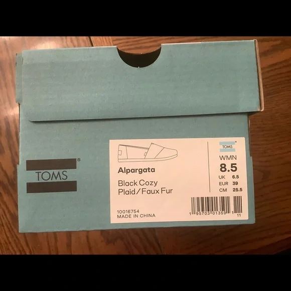 NWB Toms - Picture 3 of 3